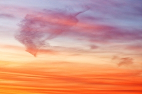 黄昏天空云彩背景图片